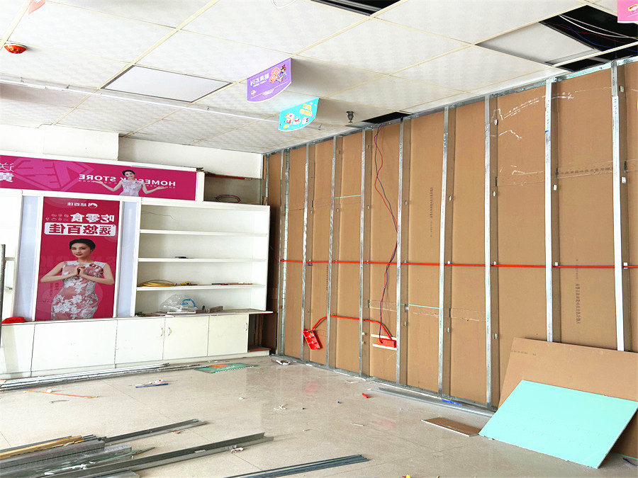 华兴医院对面110㎡空铺出租