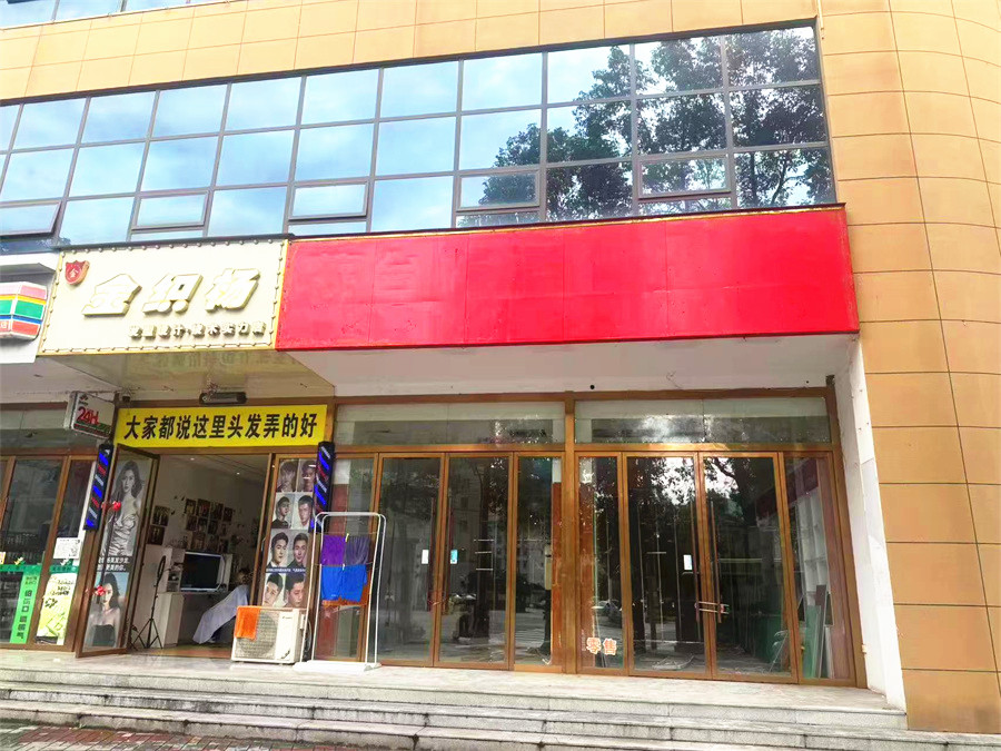 华兴医院对面110㎡空铺出租