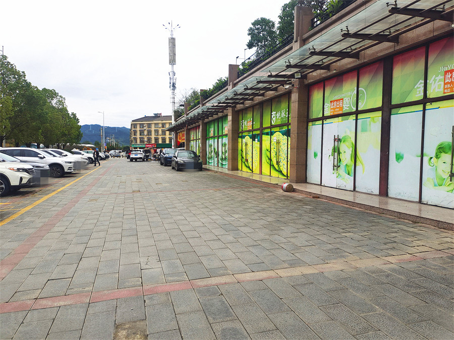 光辉社区1000㎡旺铺出租、可分租