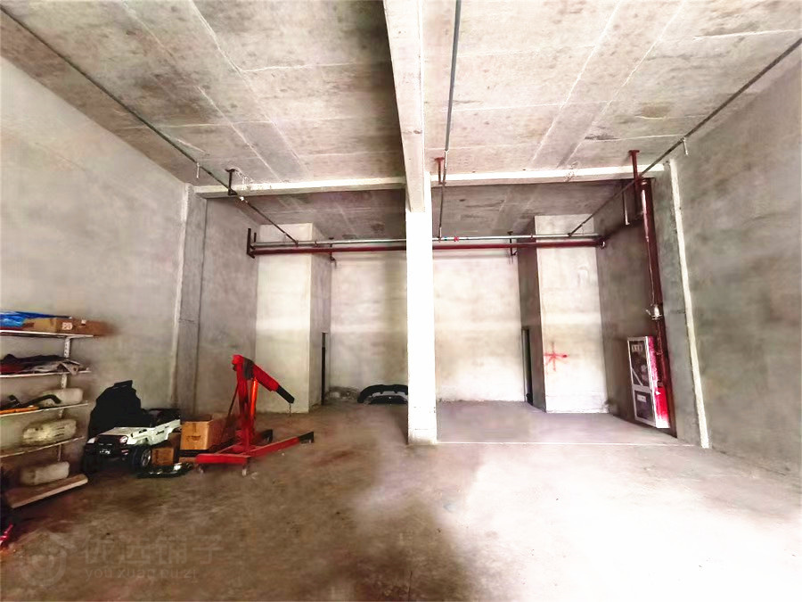 光辉社区1000㎡旺铺出租、可分租