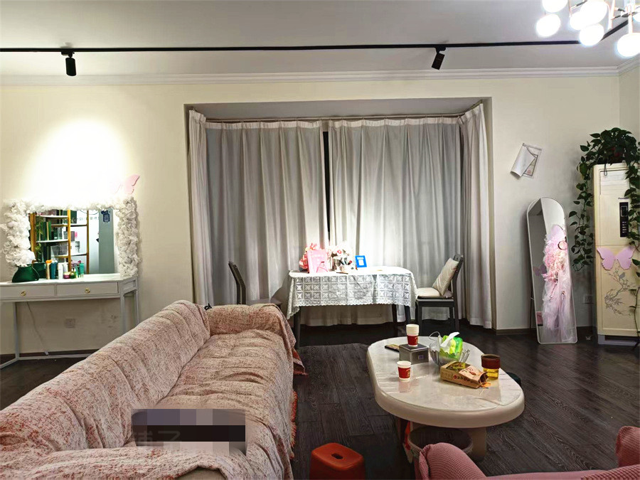 明珠北苑140㎡美容工作室转让