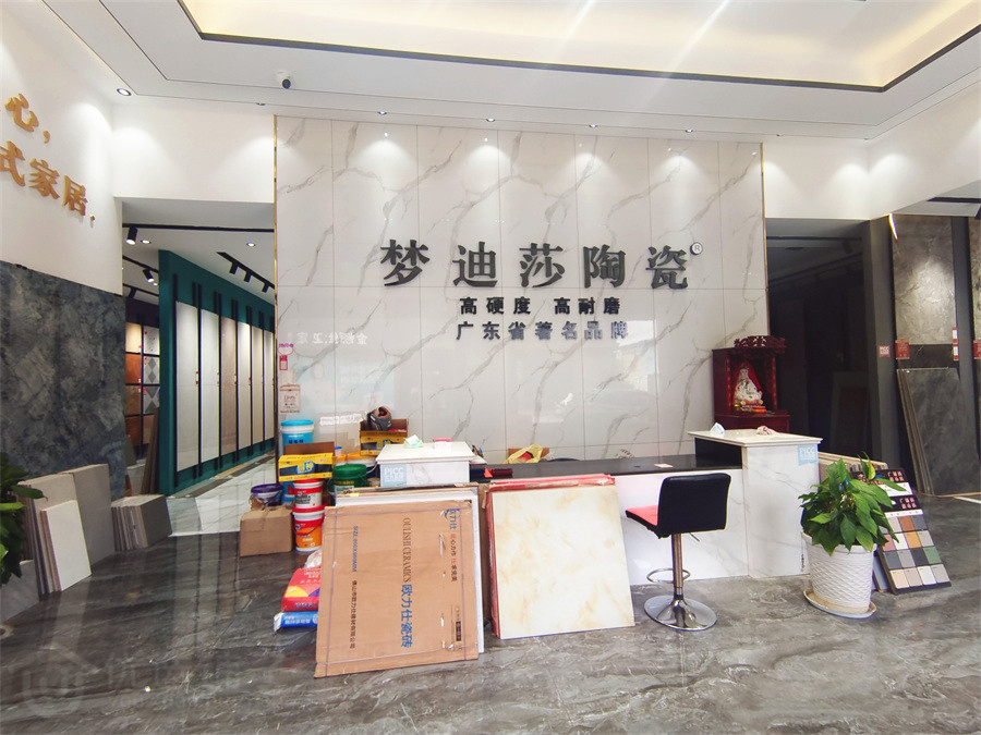 18万转让青龙建材城800㎡瓷砖店