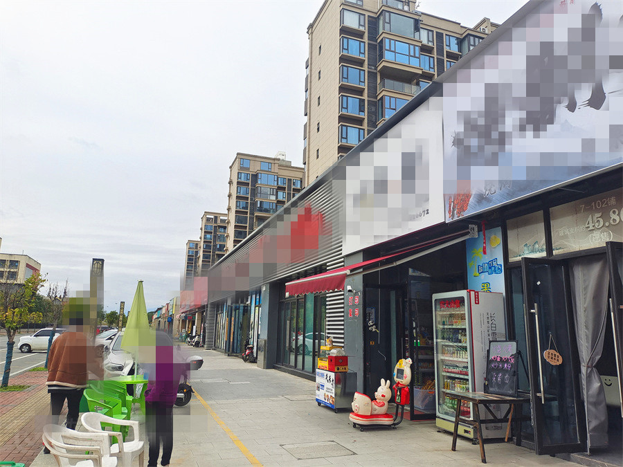 1.2万转让东辰学校对面46㎡便利店