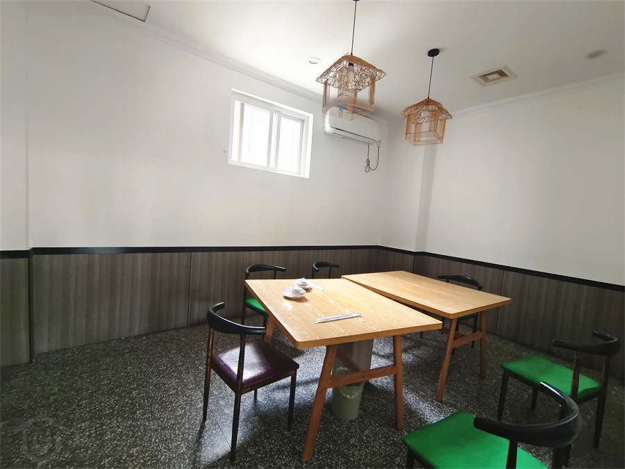 勉县330㎡精装空铺出租(二楼)