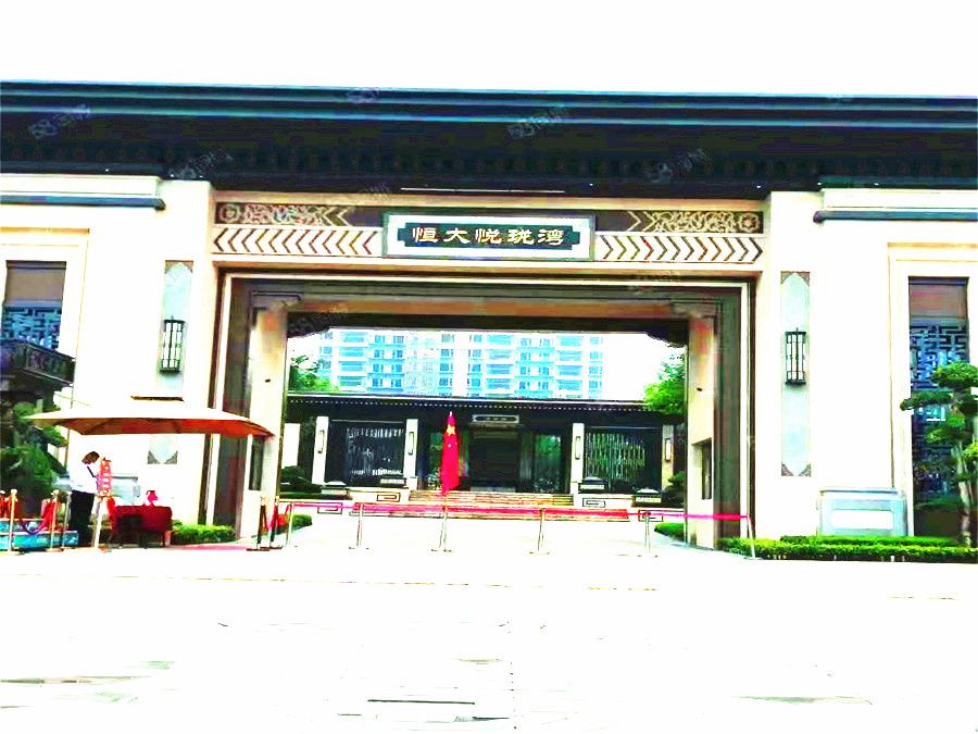 东辰学校附近124平空铺出租