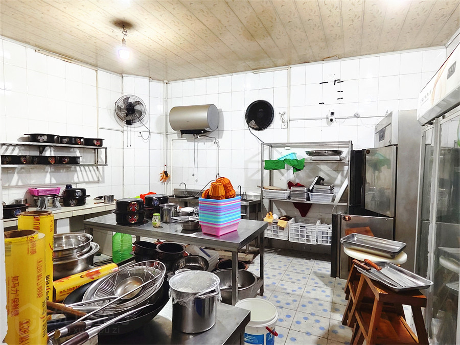 拜将台附近220㎡火锅店转让