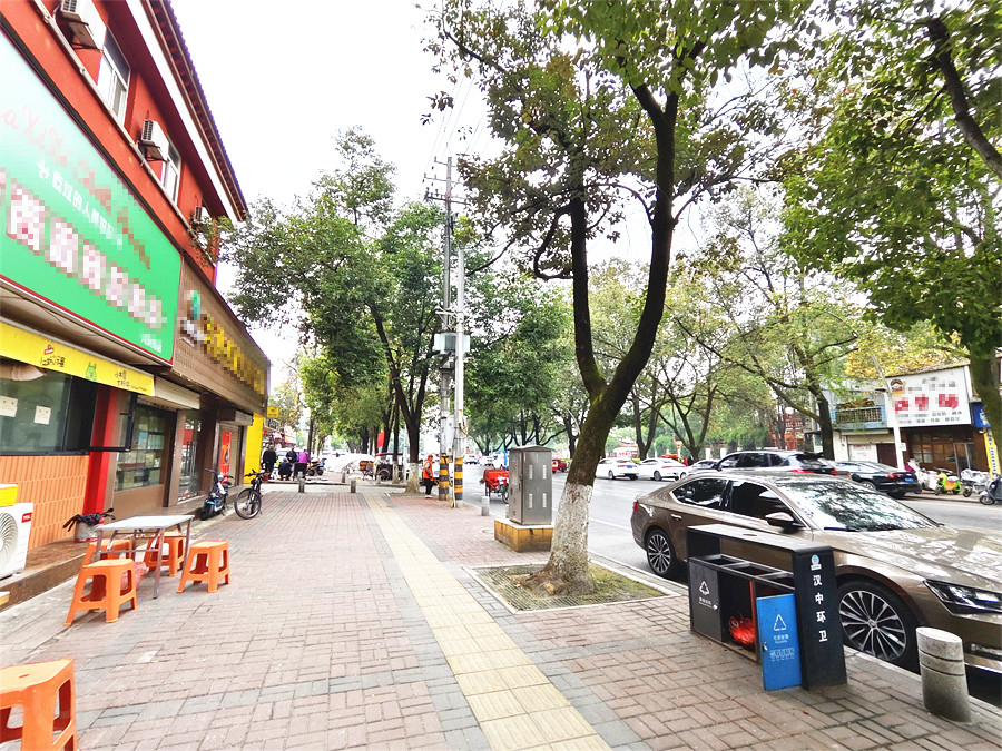 拜将台附近220㎡火锅店转让