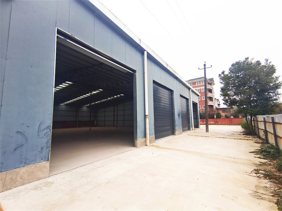 季丰村委会旁1200㎡厂房出租(送场地)