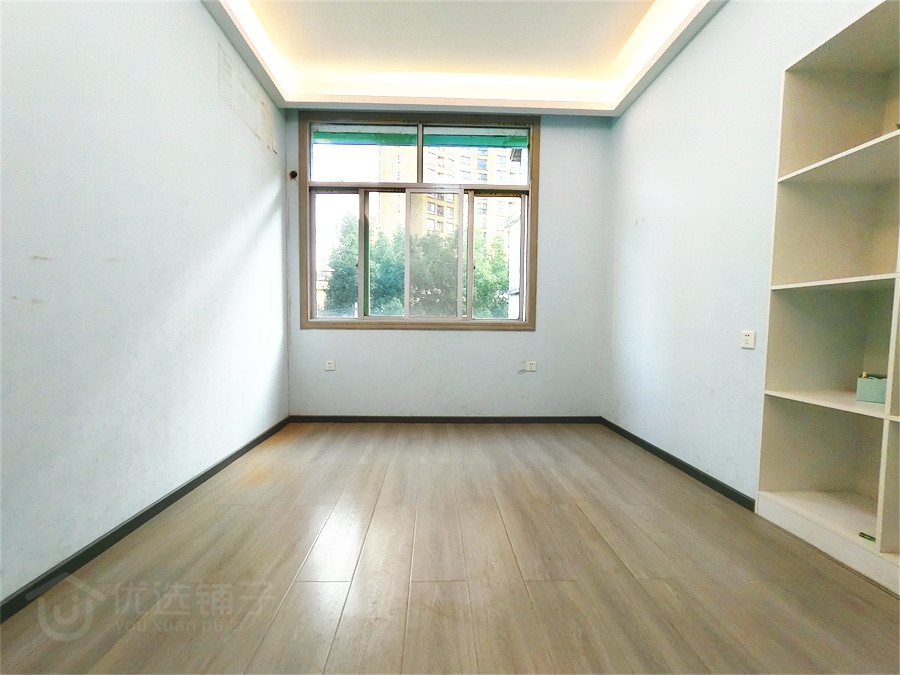 金色蓝镇120㎡空铺出租(2楼)