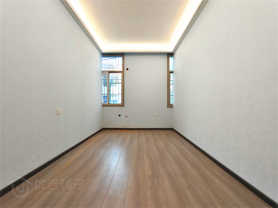 金色蓝镇120㎡空铺出租(2楼)