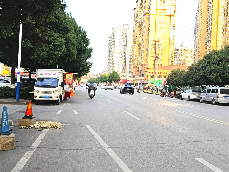 金色蓝镇120㎡空铺出租(2楼)