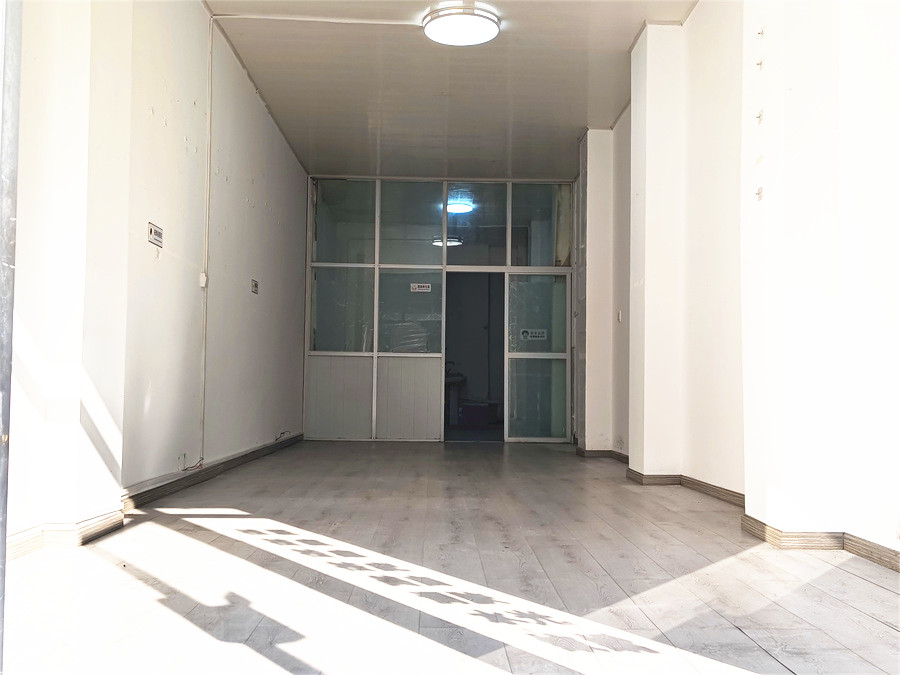 万泰康居城50㎡空铺转租