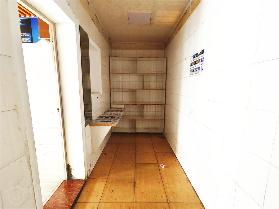 望江路中段81㎡空铺出租