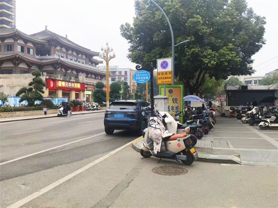 城固体育场附近40㎡品牌餐馆转让