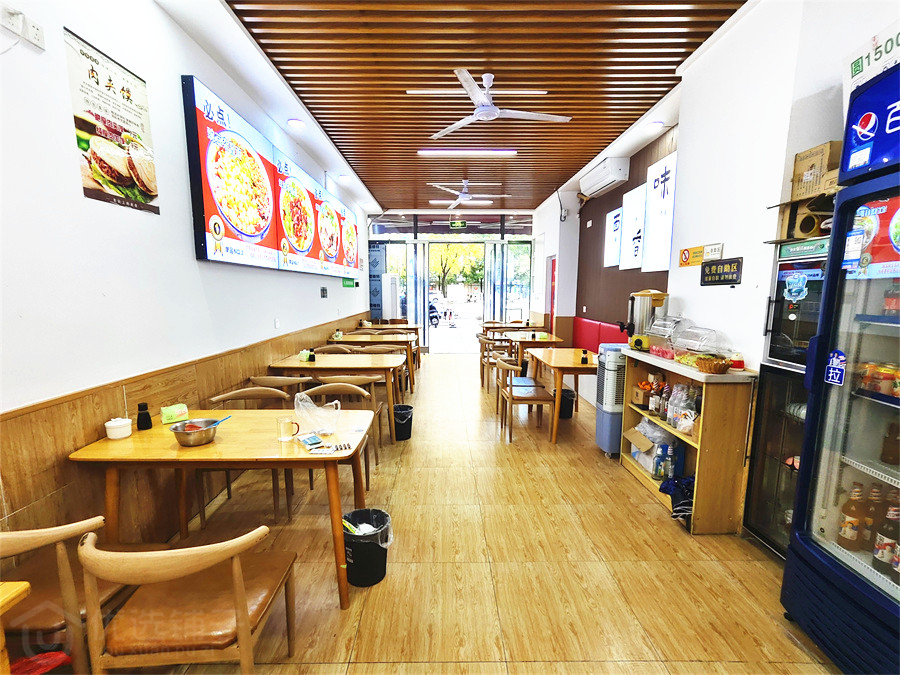 3201医院对面60㎡面馆转让