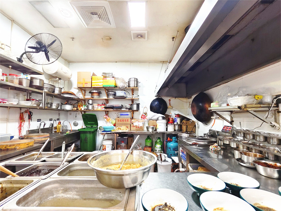 3201医院对面60㎡面馆转让