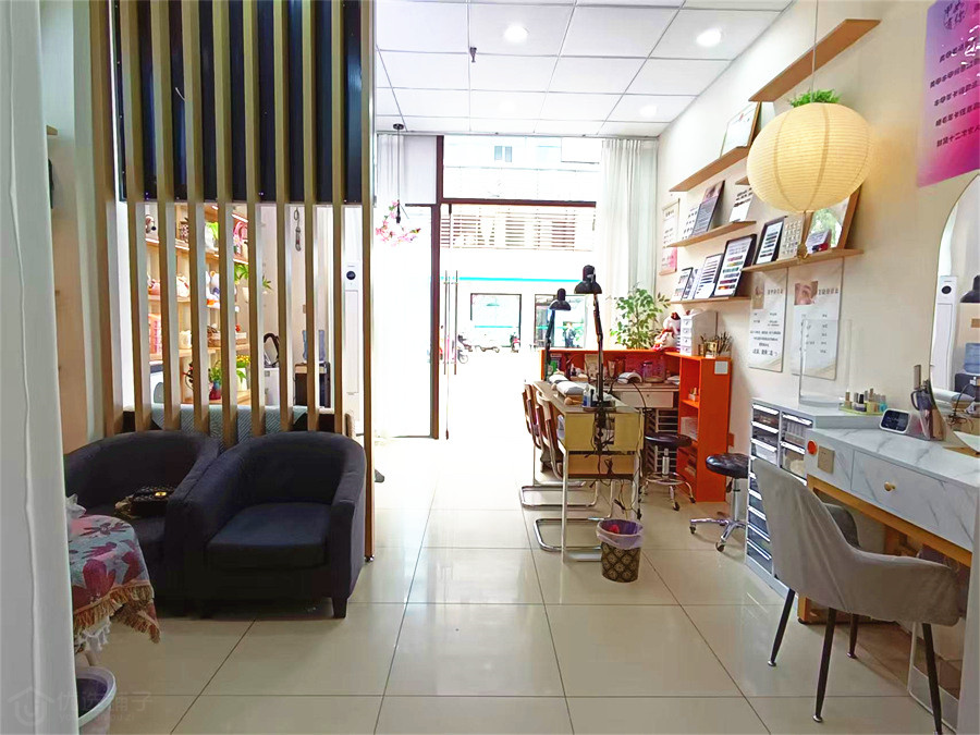 蜀汉美郡北门30㎡美甲店转让(可空转)